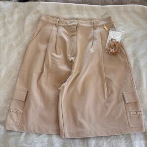 NWT St. John Sport Beige Wide Leg Shorts - Sz 14